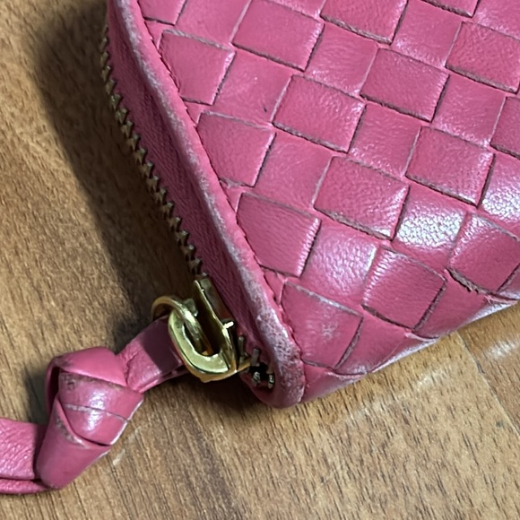 Authentic Bottega Veneta Intrecciato Leather Zip Around Wallet - Picture 12 of 16